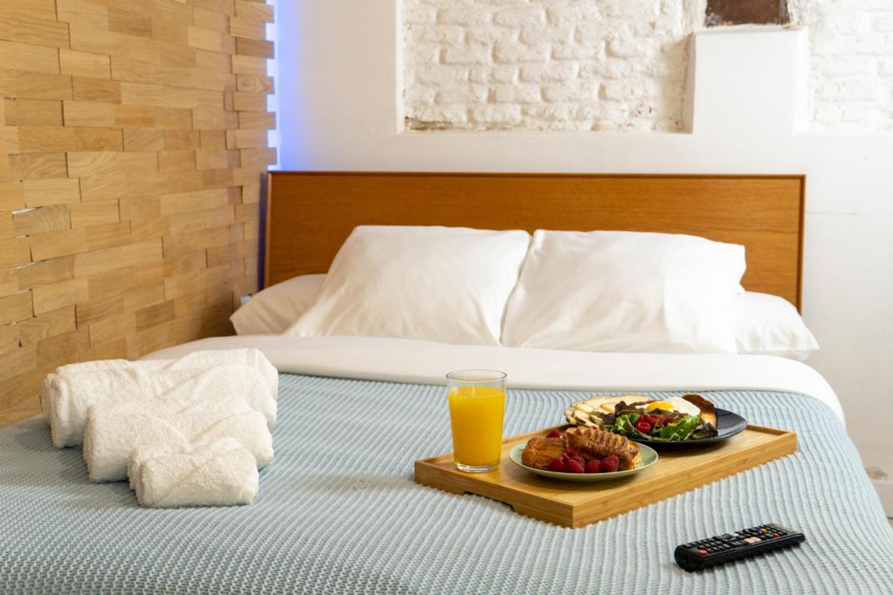 Cozy Apartment Puerta Del Sol & Private Patio Madrid Exterior photo