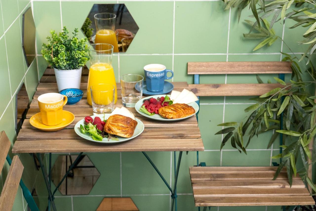 Cozy Apartment Puerta Del Sol & Private Patio Madrid Exterior photo